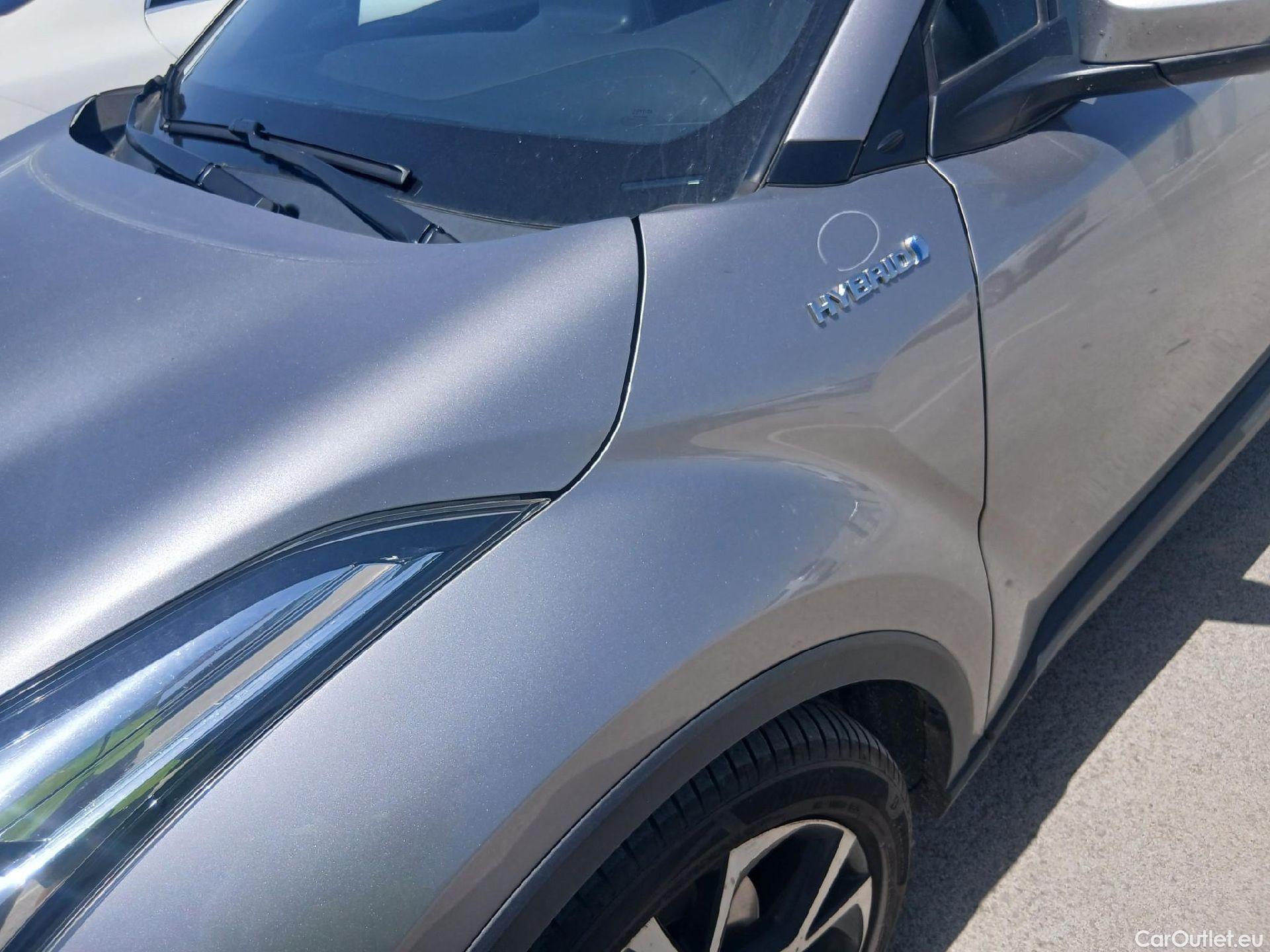  Toyota  C-HR TOYOTA  / 2019 / 5P / todoterreno 2.0 180H Advance #5