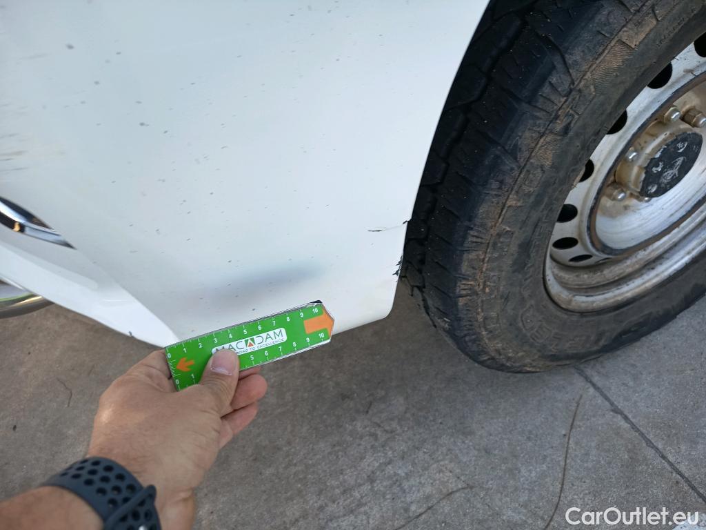  Toyota  Land Cruiser TOYOTA  / 2017 / 5P / todoterreno 2.8 D-4D GX #26