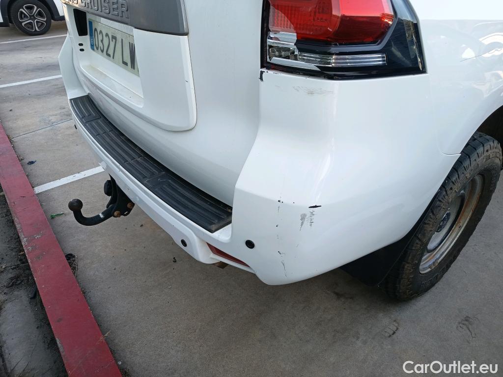  Toyota  Land Cruiser TOYOTA  / 2017 / 5P / todoterreno 2.8 D-4D GX #29
