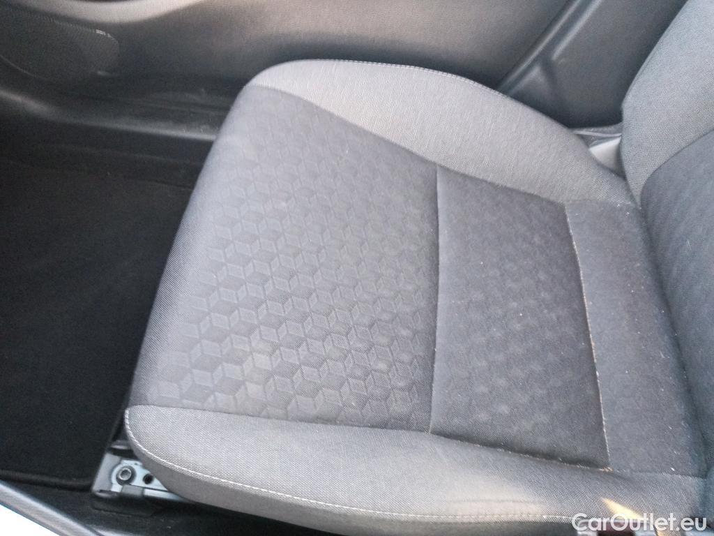  Toyota  Yaris TOYOTA  / 2020 / 5P / berlina con portón 1.5 125 S-Edition #8