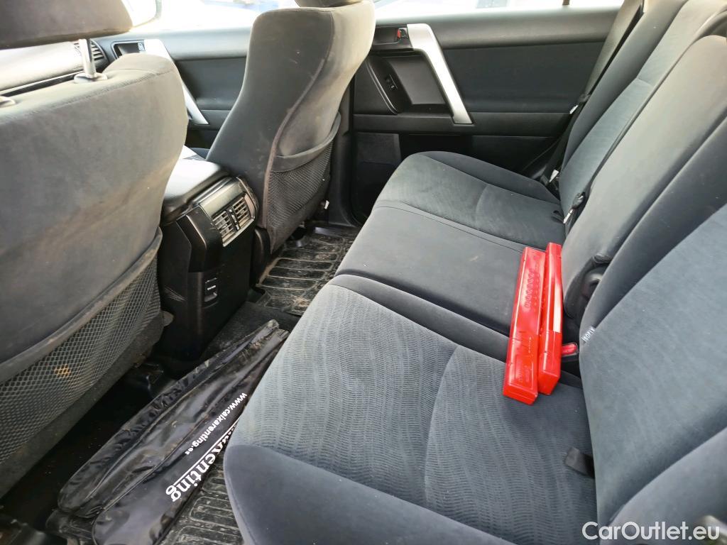  Toyota  Land Cruiser TOYOTA  / 2017 / 5P / todoterreno 2.8 D-4D GX #20