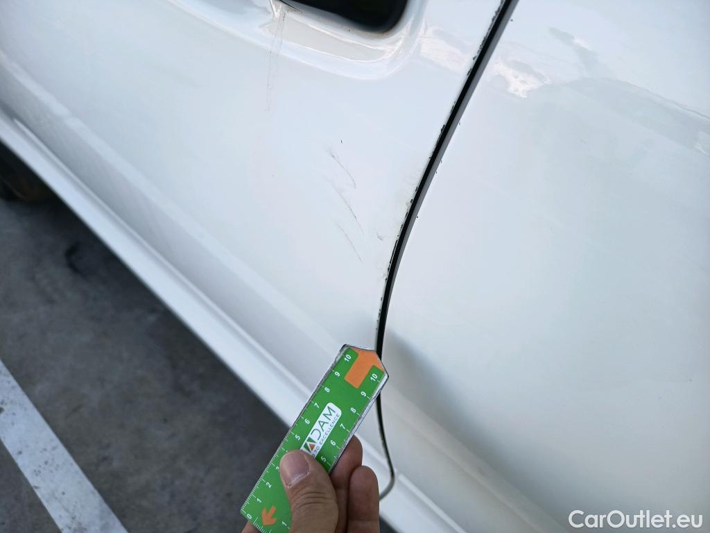  Toyota  Land Cruiser TOYOTA  / 2017 / 5P / todoterreno 2.8 D-4D GX #15