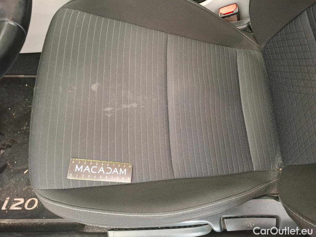  Hyundai  i20 HYUNDAI  / 2020 / 5P / Berline 1.0 T-GDI 100 HYBRID 48V Business DCT-7 TVU #18