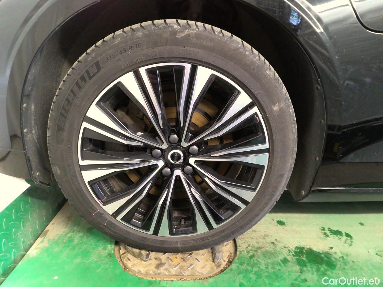  Volvo  V60  T6 350 Co.Ed.Rec. AWD Aut #8