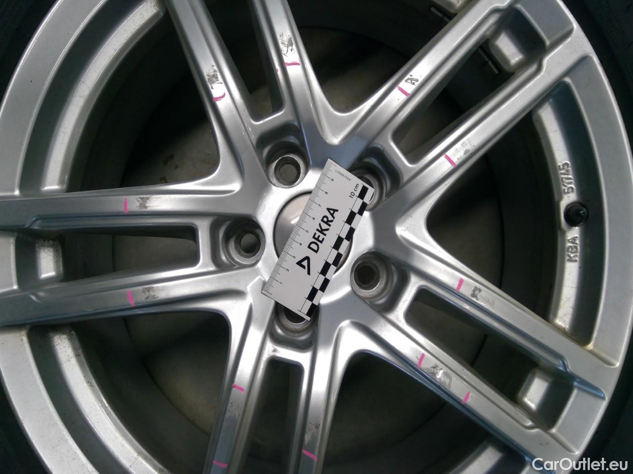 Volvo  XC 40 XC40 T4 211 Pl.Bri.Rec.FWD Aut #2