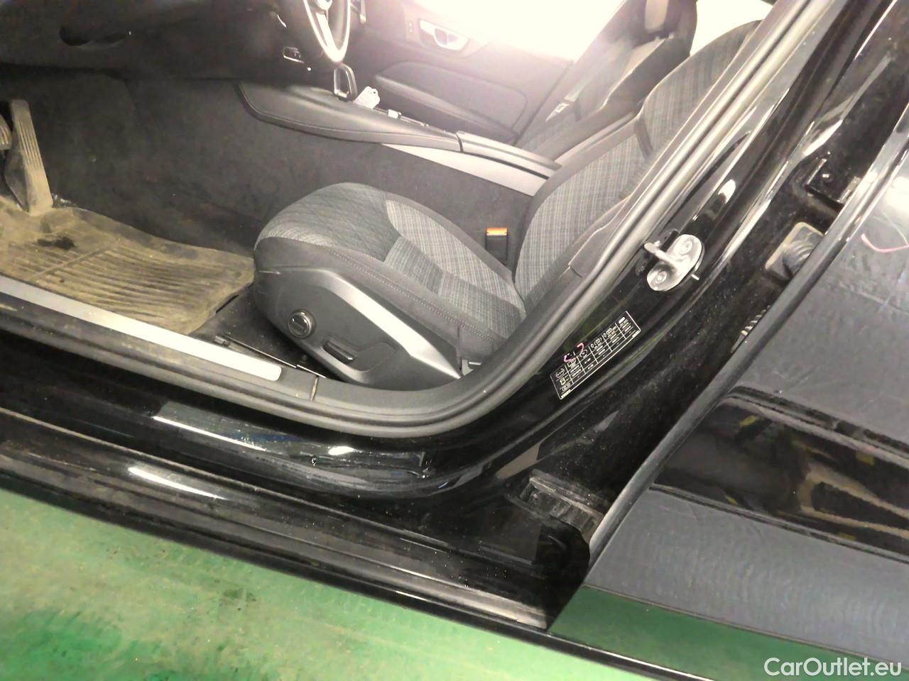  Volvo  V60  T6 350 Co.Ed.Rec. AWD Aut #1