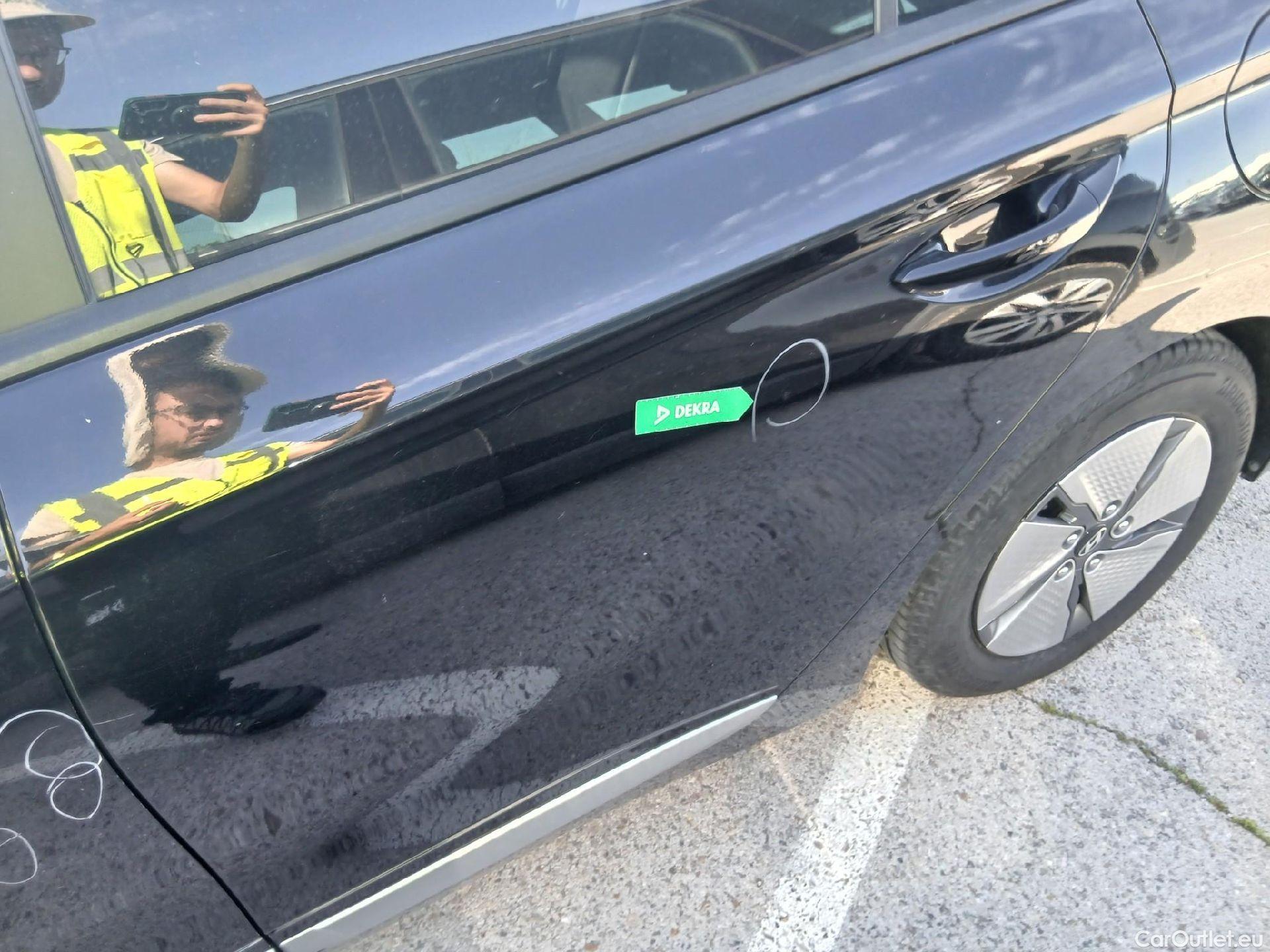  Hyundai   Ioniq HYUNDAI / 2019 / 5P / berlina con portón 1.6 GDI HEV Klass DCT #16