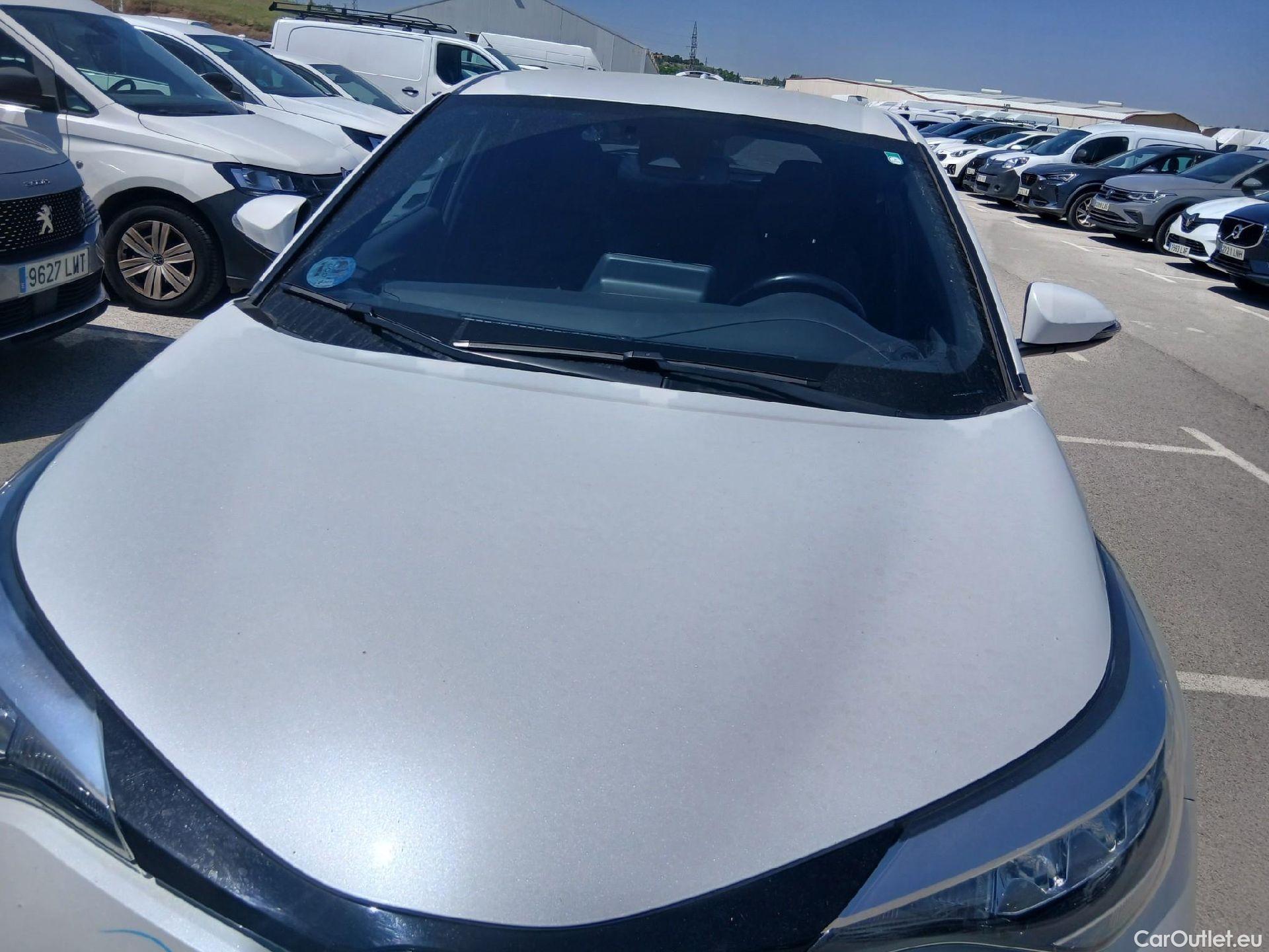  Toyota  C-HR TOYOTA  / 2019 / 5P / todoterreno 1.8 125H Advance (AC) #9