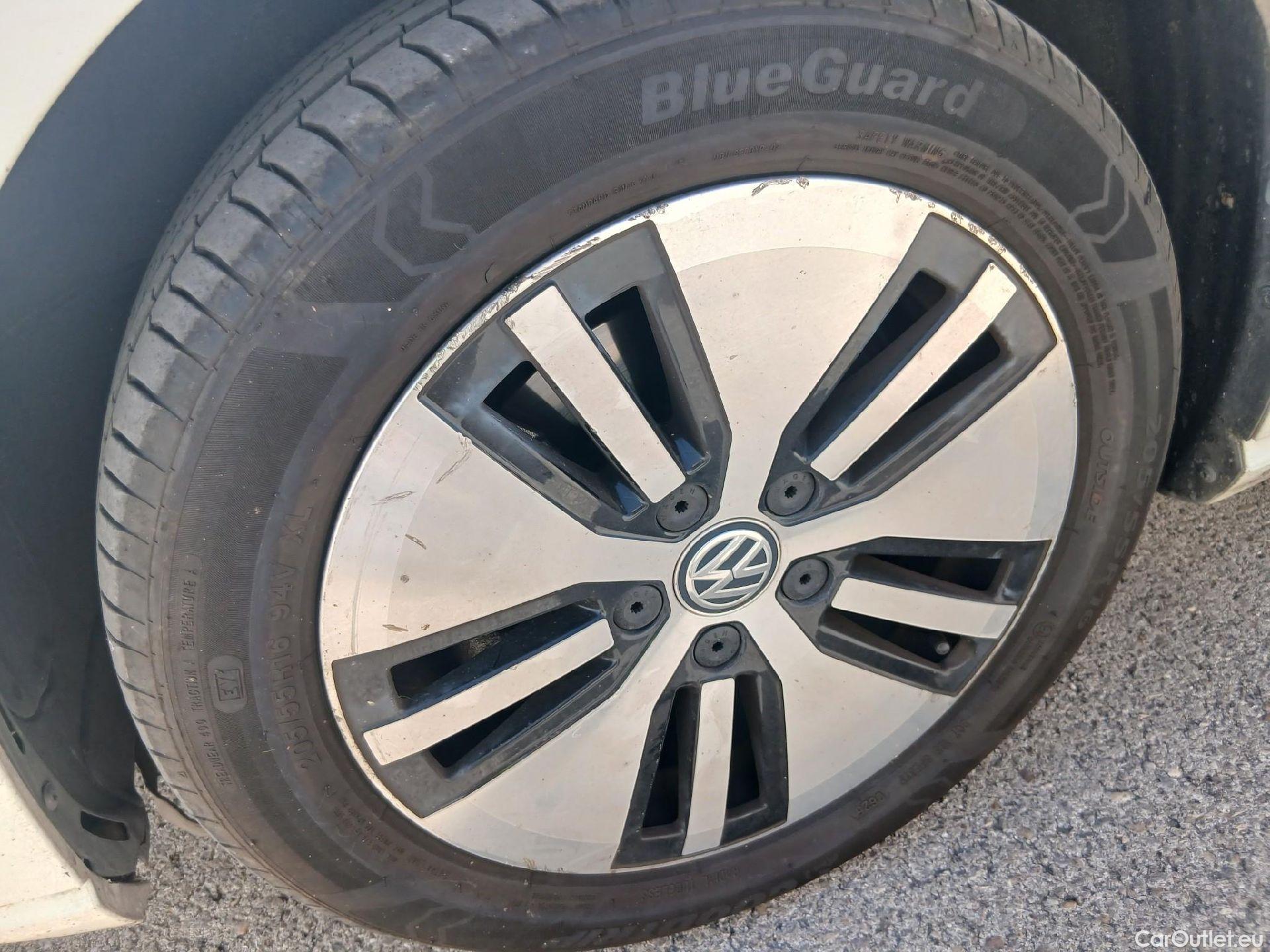  Volkswagen  Golf  VOLKSWAGEN / 2016 / 5P / berlina con portón e-ePower 110 kW (136CV) #44