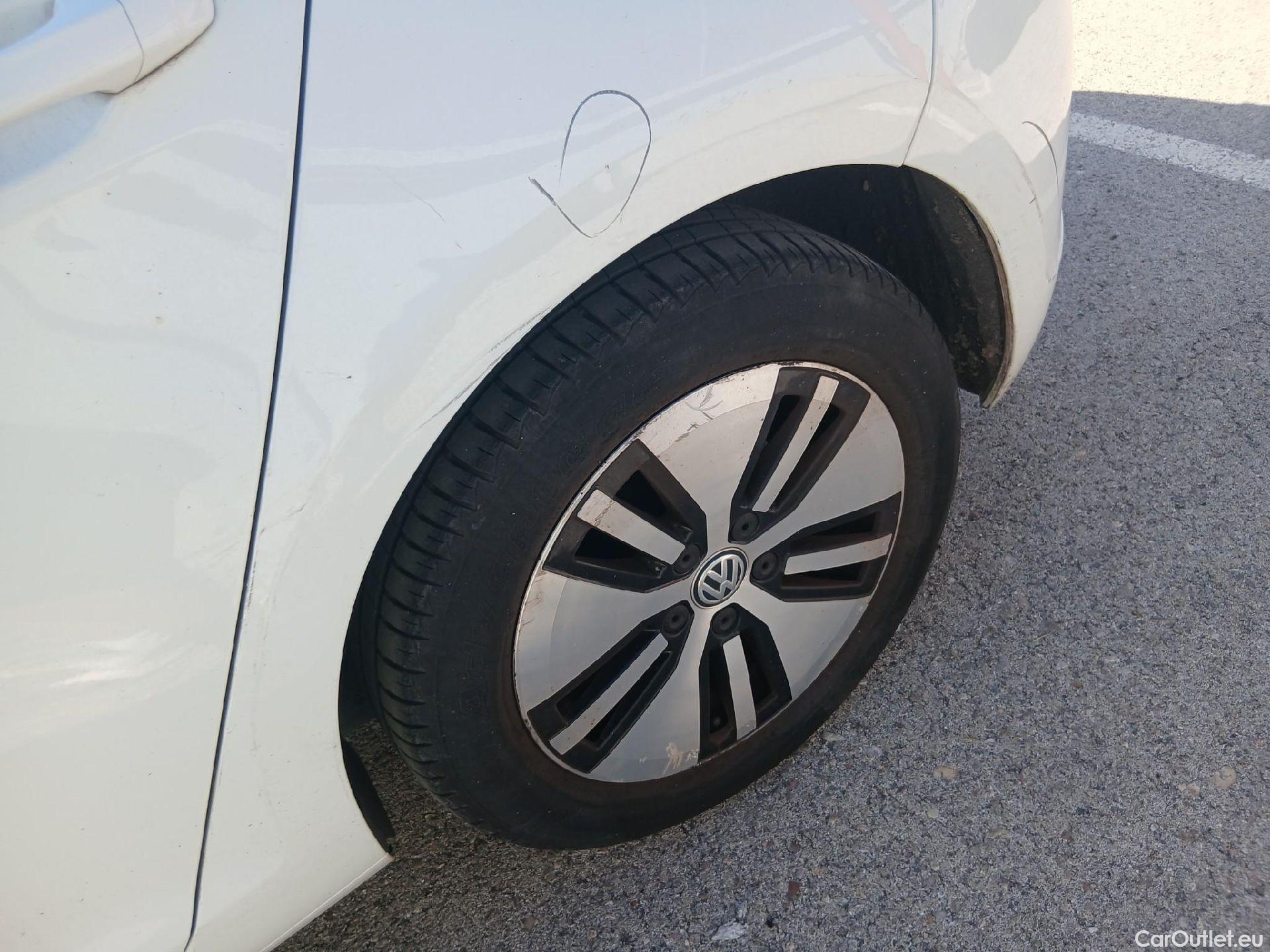  Volkswagen  Golf  VOLKSWAGEN / 2016 / 5P / berlina con portón e-ePower 110 kW (136CV) #18