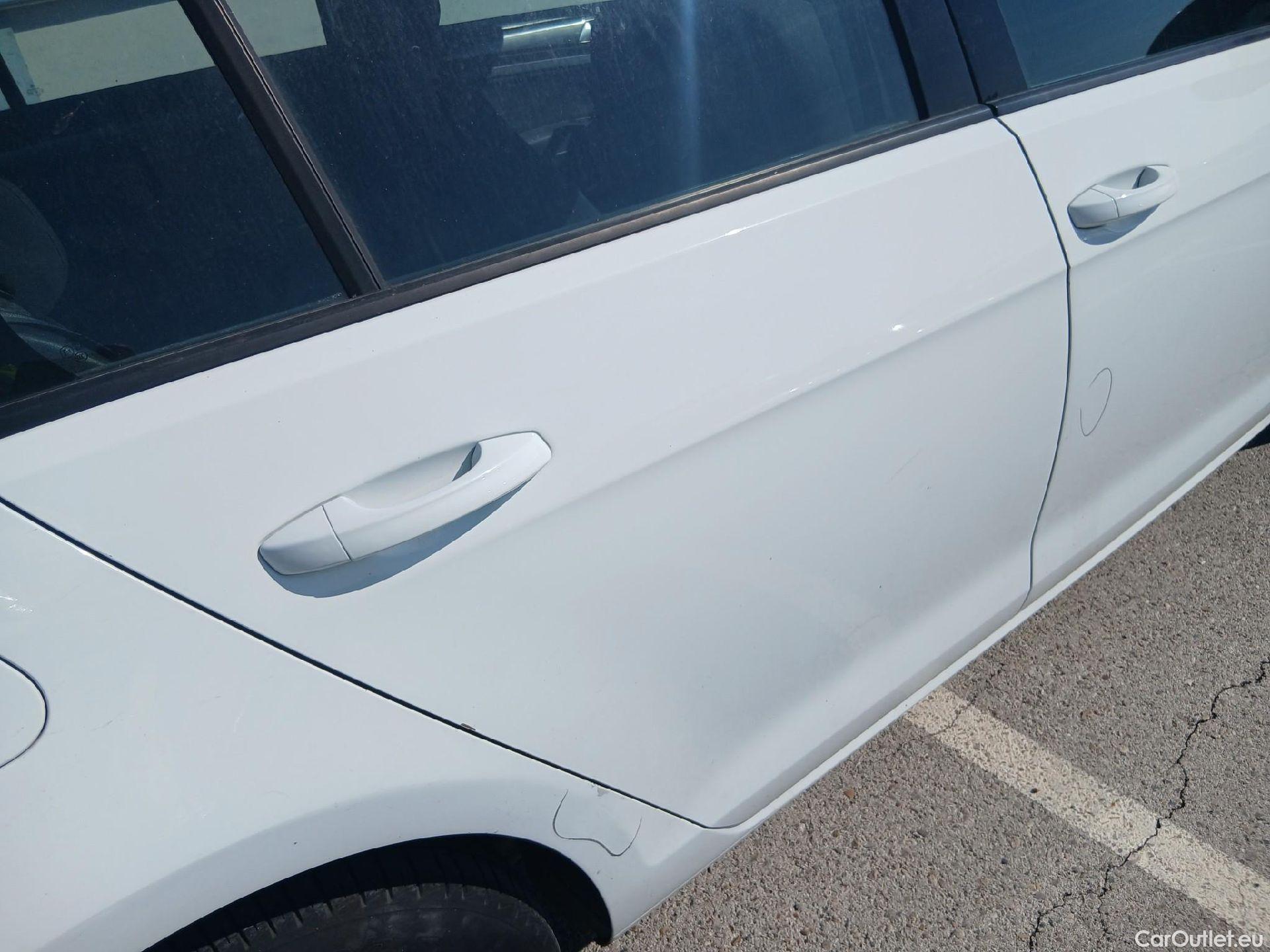  Volkswagen  Golf  VOLKSWAGEN / 2016 / 5P / berlina con portón e-ePower 110 kW (136CV) #41