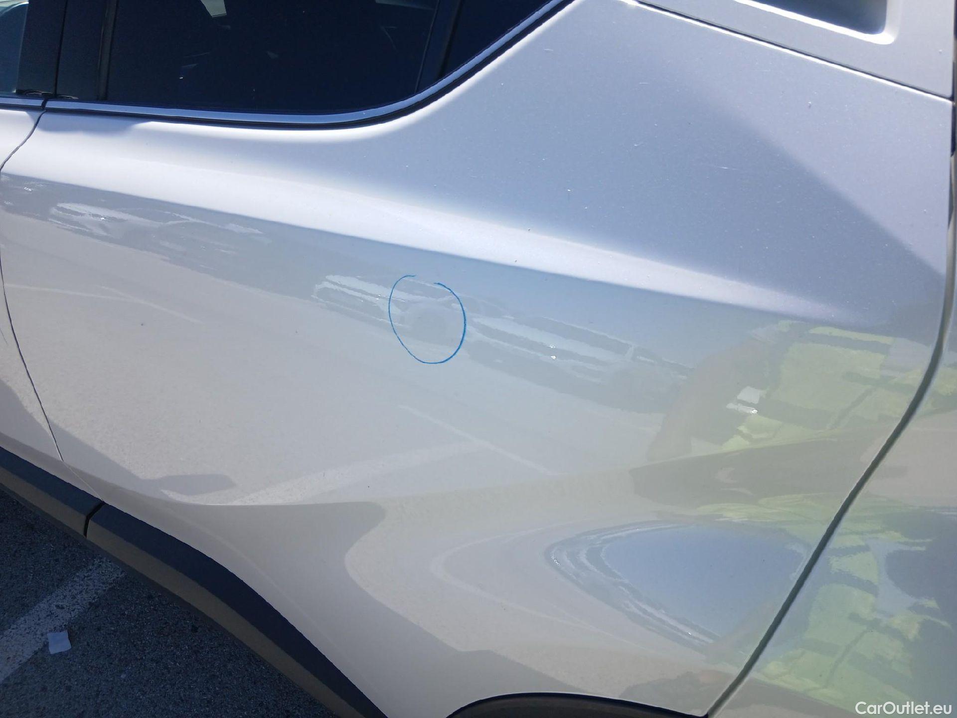  Toyota  C-HR TOYOTA  / 2019 / 5P / todoterreno 1.8 125H Advance (AC) #16