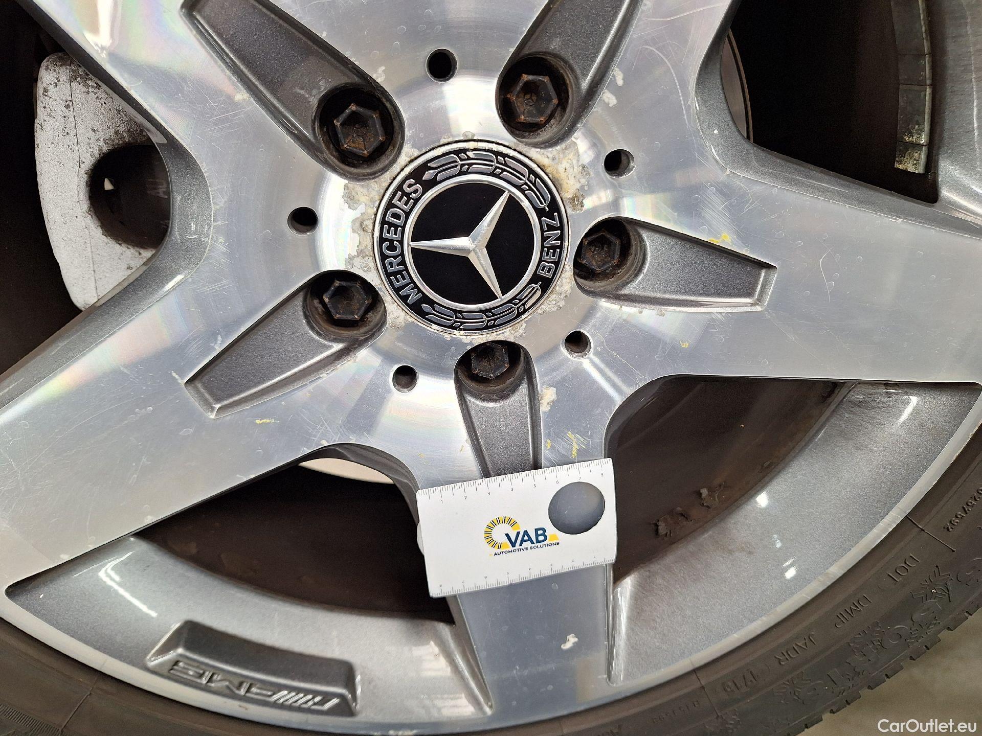  Mercedes  GLA Mercedes,  FL'17, Mercedes-Benz   200 5d #64