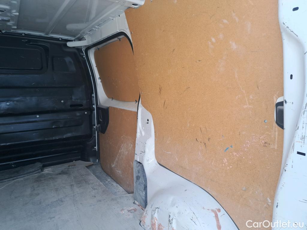  Peugeot  Expert PEUGEOT  / 2016 / 4P / furgón Furgón Premium 1.5 BlueHDi 100 Standard #35