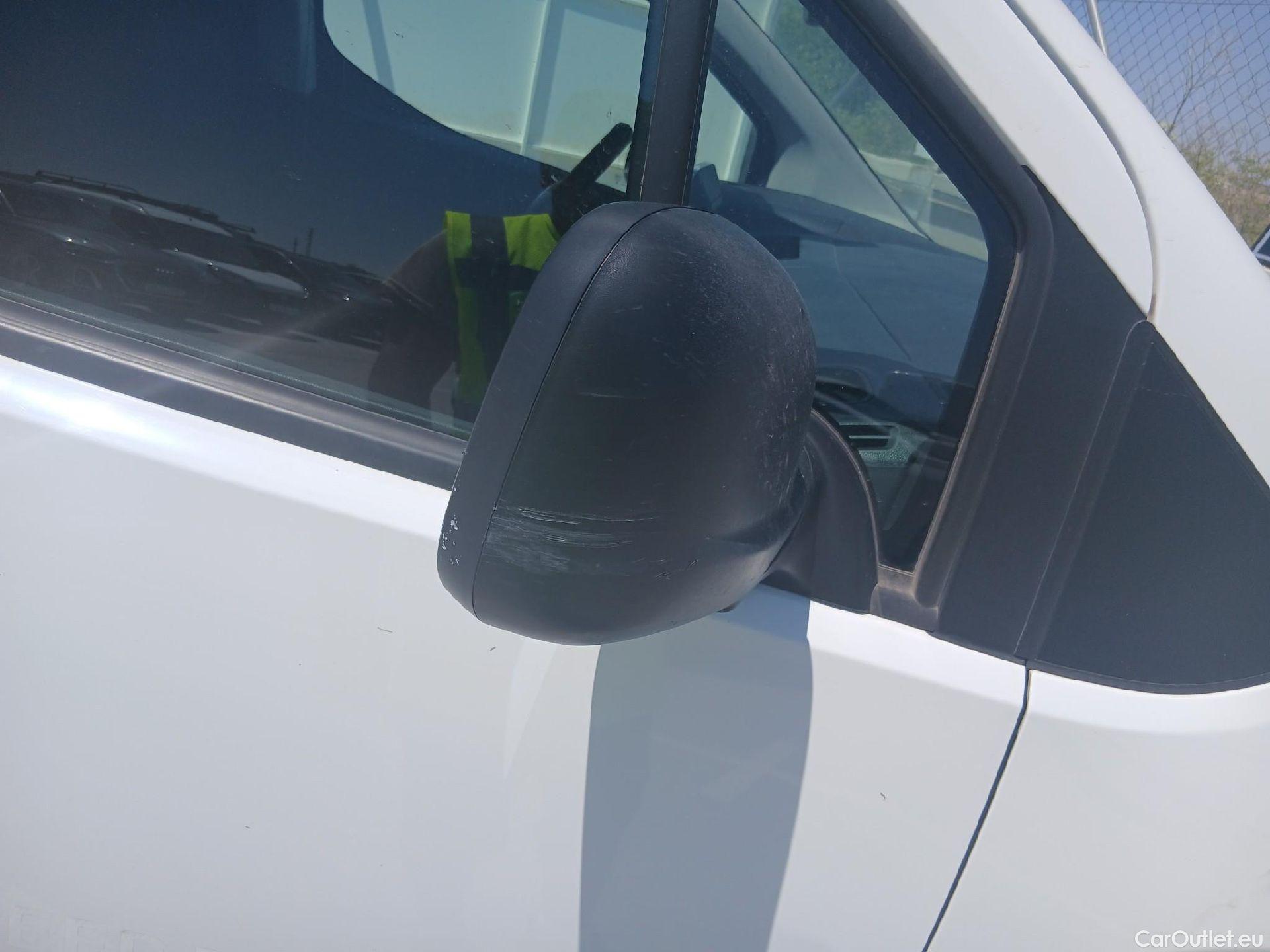  Citroen  Berlingo CITROEN  / 3P /Talla M BlueHDi 100 CV CONTROL #40