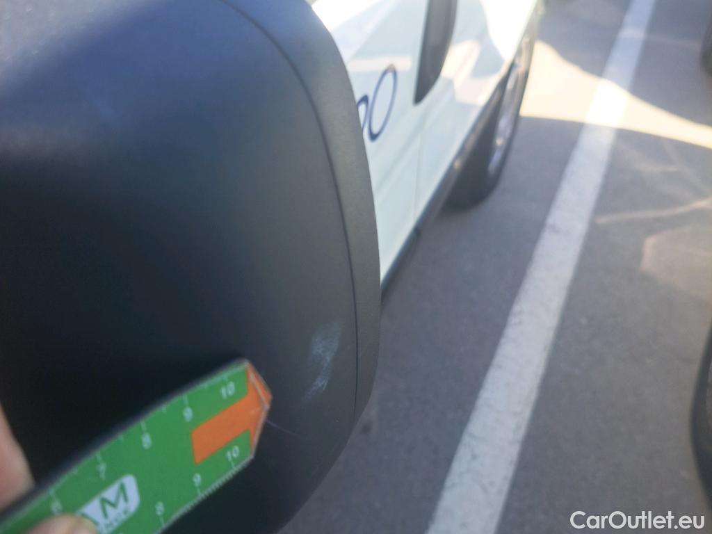  Fiat  Fiorino FIAT  / 2016 / 3P / furgón derivado de turismo Cargo Base 1.4 Natural Power 51kW (70CV) #57