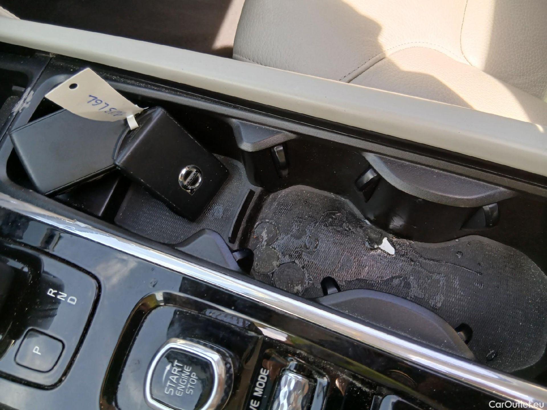  Volvo  XC90 VOLVO  / 2019 / 5P / todoterreno 2.0 T8 AWD Business Plus Auto #18