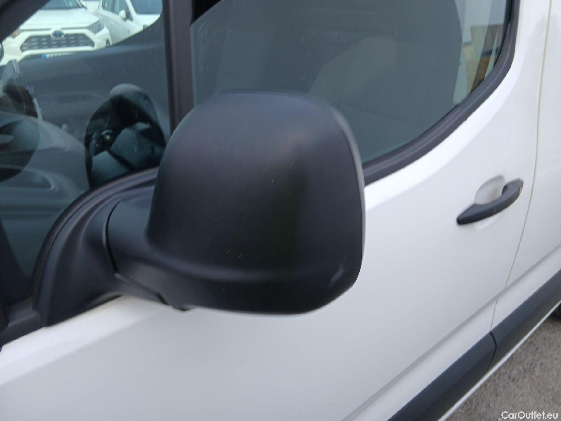  Peugeot  Partner PEUGEOT  / 2018 / 3P / furgón derivado de turismo Pro Standard 600kg BlueHDi 73kW (AC) #11