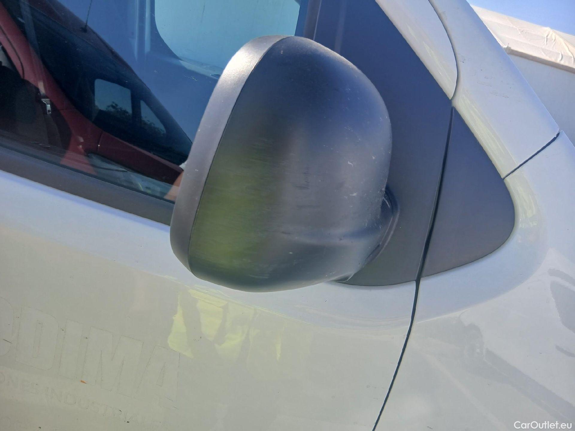  Opel  Vivaro OPEL  / 2019 / 4P / furgón 1.5 Diésel 74kW (100CV) M Std Express (AC) #50