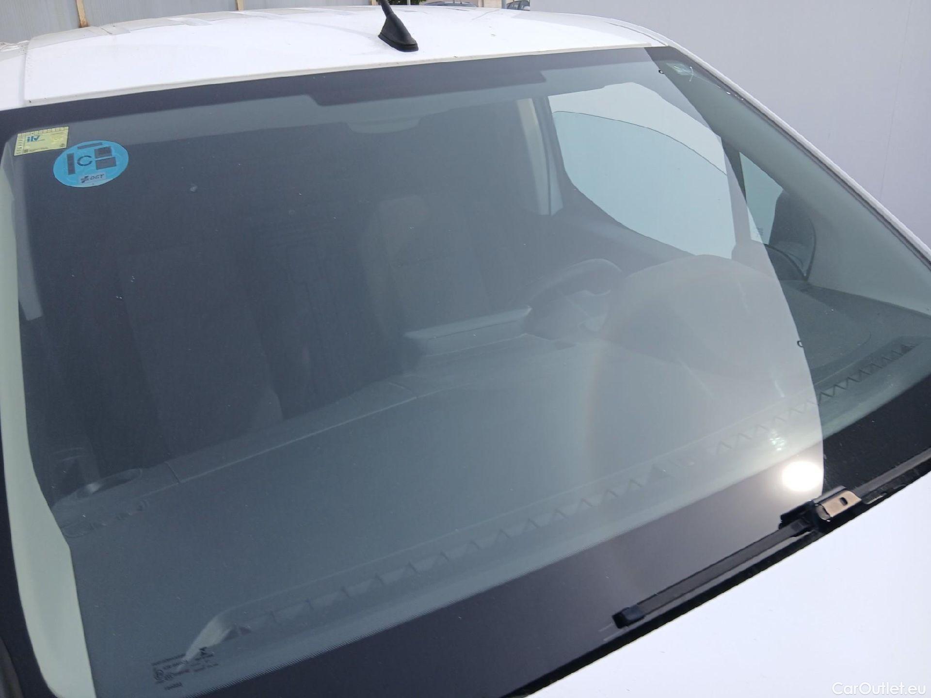  Peugeot  Partner PEUGEOT  / 2018 / 3P / furgón derivado de turismo Pro Standard 600kg BlueHDi 73kW (AC) #3