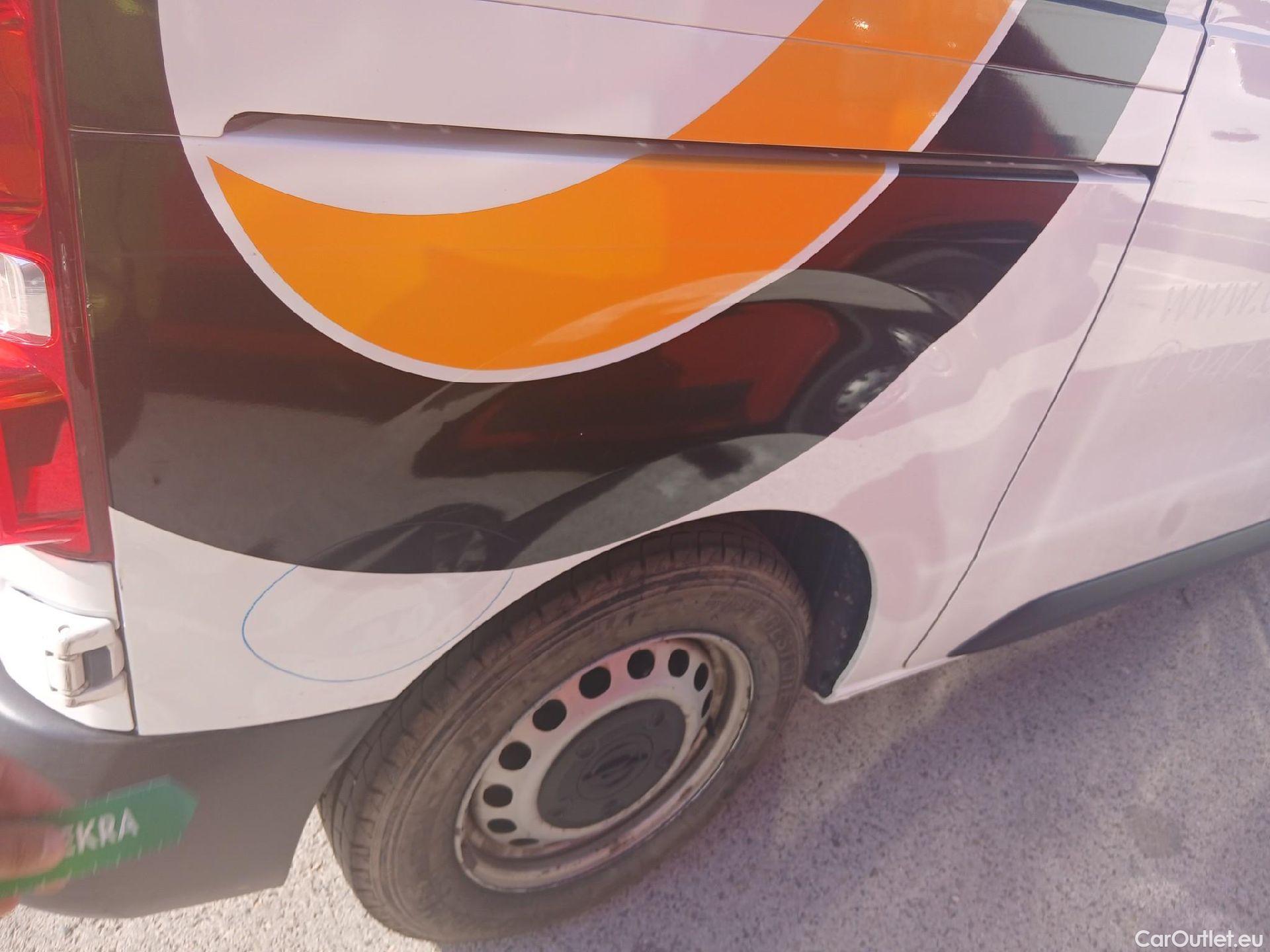  Opel  Vivaro OPEL  / 2019 / 4P / furgón 1.5 Diésel 74kW (100CV) M Std Express (AC) #39