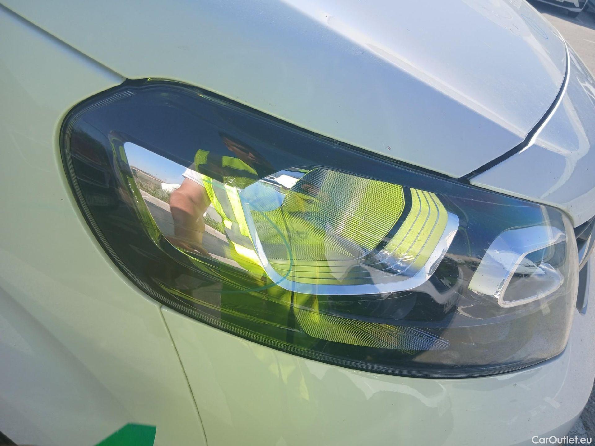  Opel  Vivaro OPEL  / 2019 / 4P / furgón 1.5 Diésel 74kW (100CV) M Std Express (AC) #53