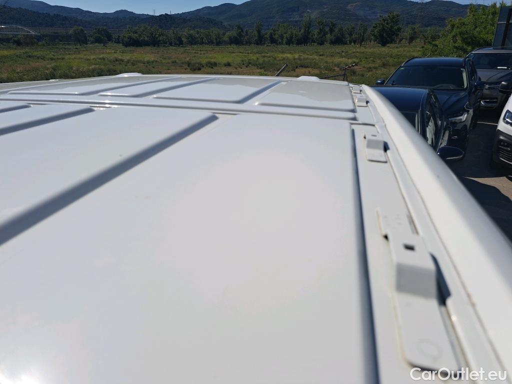  Peugeot  Expert PEUGEOT  / 2016 / 4P / furgón Furgón Premium 1.5 BlueHDi 100 Standard #9