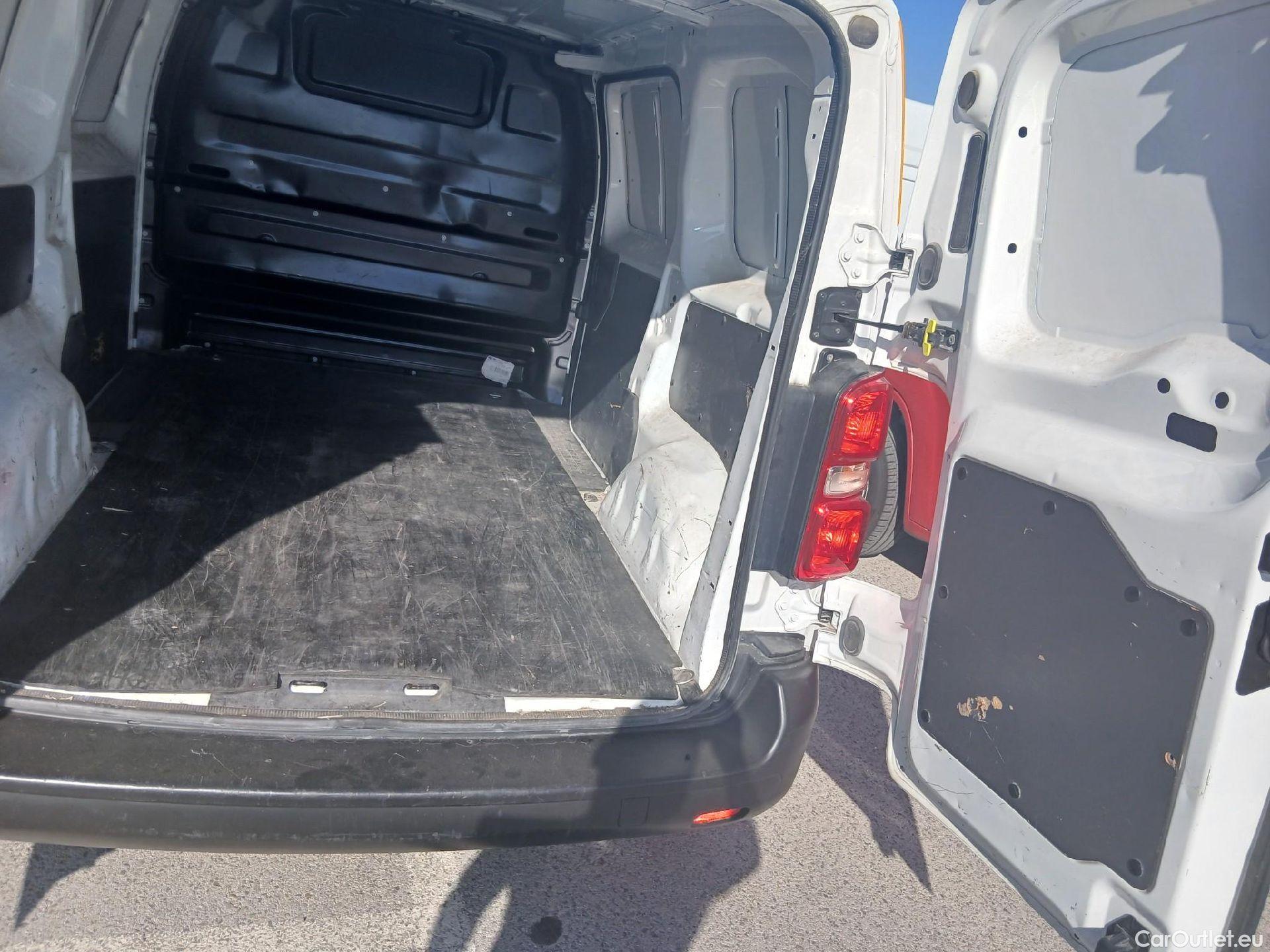  Opel  Vivaro OPEL  / 2019 / 4P / furgón 1.5 Diésel 74kW (100CV) M Std Express (AC) #1