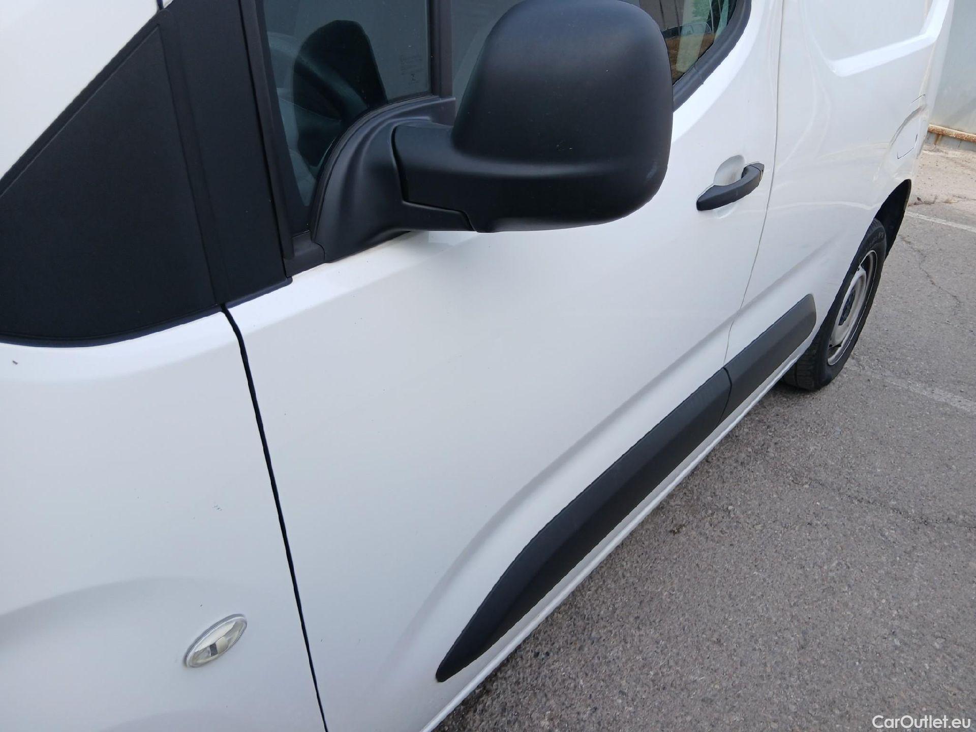  Peugeot  Partner PEUGEOT  / 2018 / 3P / furgón derivado de turismo Pro Standard 600kg BlueHDi 73kW (AC) #9