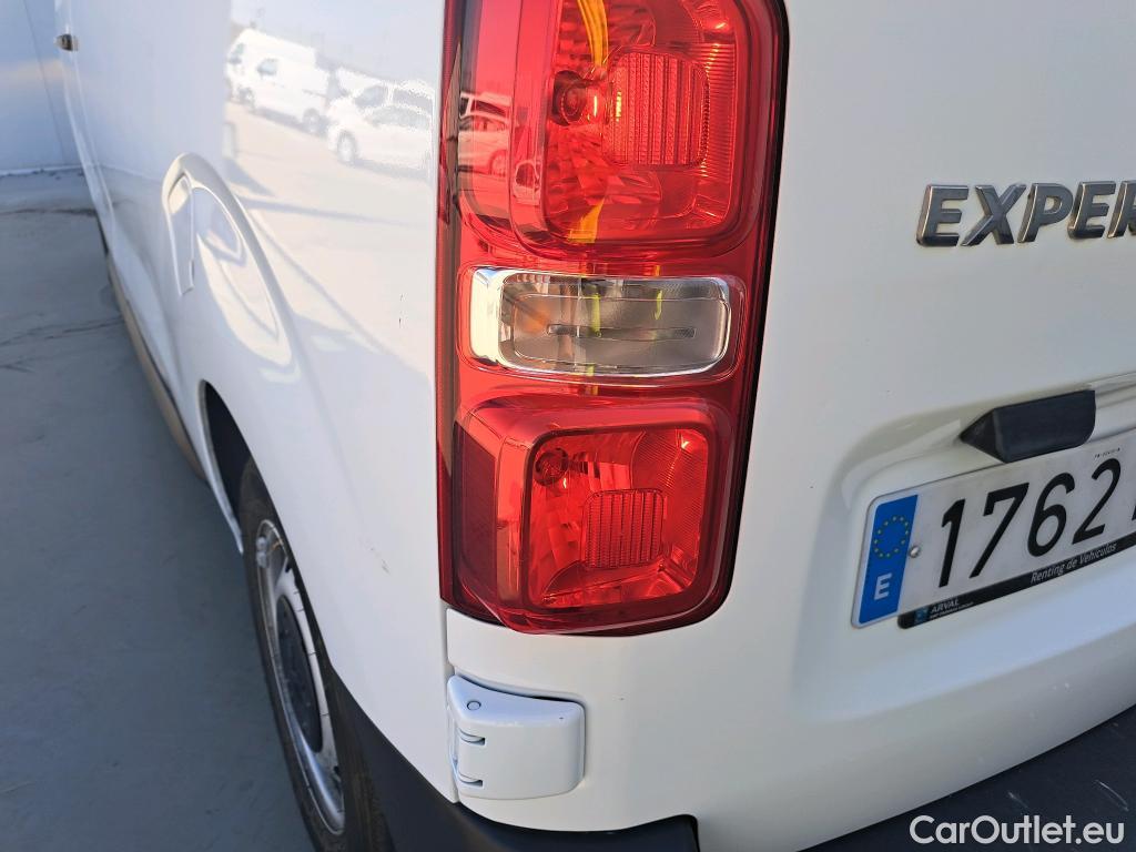  Peugeot  Expert PEUGEOT  / 2016 / 4P / furgón Furgón Premium 1.5 BlueHDi 100 Standard #32