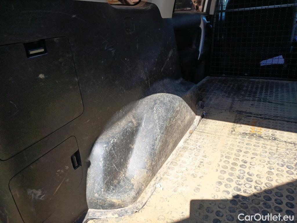  Toyota  Land Cruiser TOYOTA  / 5P / 2.8 177 CV 5 PUERTAS Y 2 PLAZAS  #25