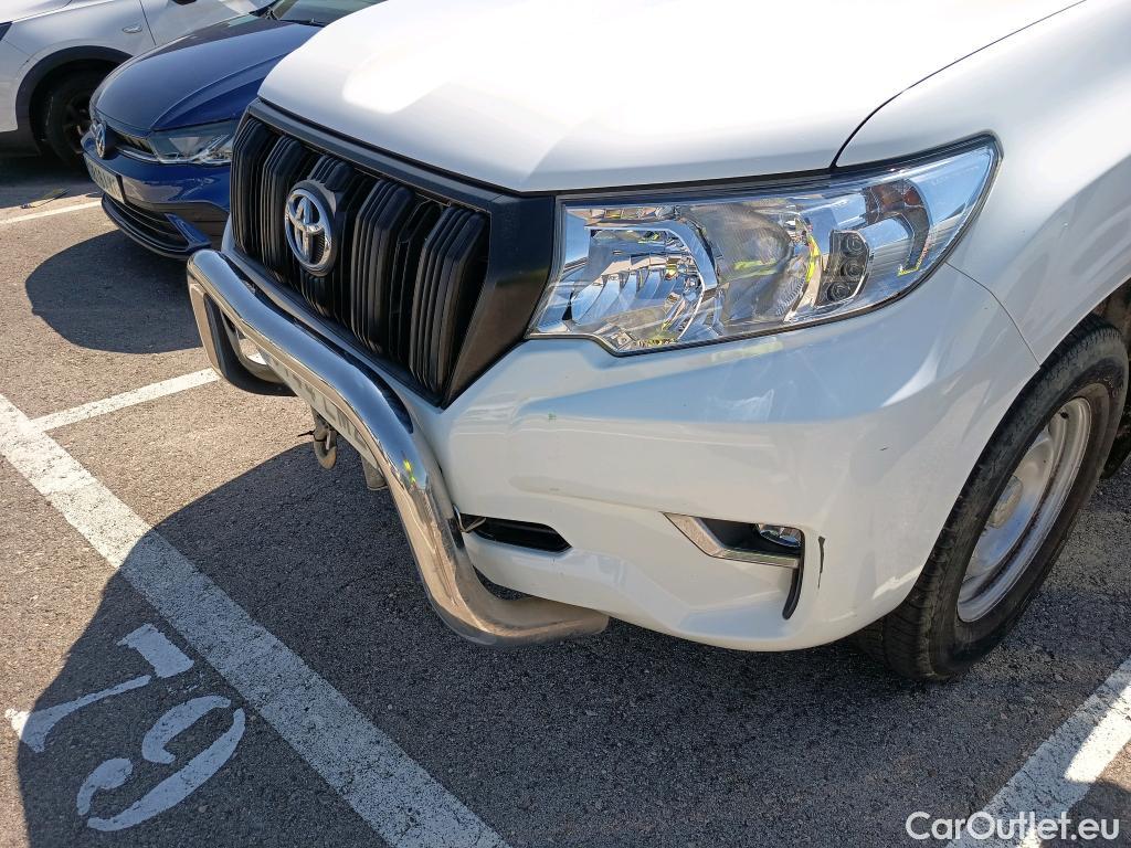  Toyota  Land Cruiser TOYOTA  / 5P / 2.8 177 CV 5 PUERTAS Y 2 PLAZAS  #8