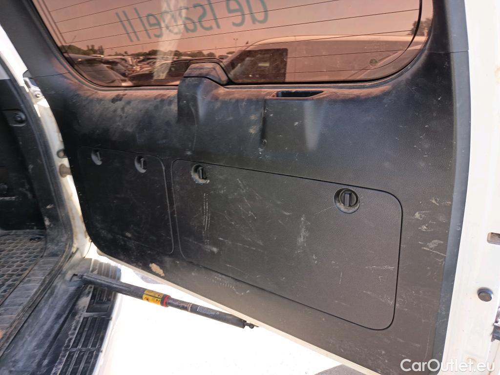  Toyota  Land Cruiser TOYOTA  / 5P / 2.8 177 CV 5 PUERTAS Y 2 PLAZAS  #31