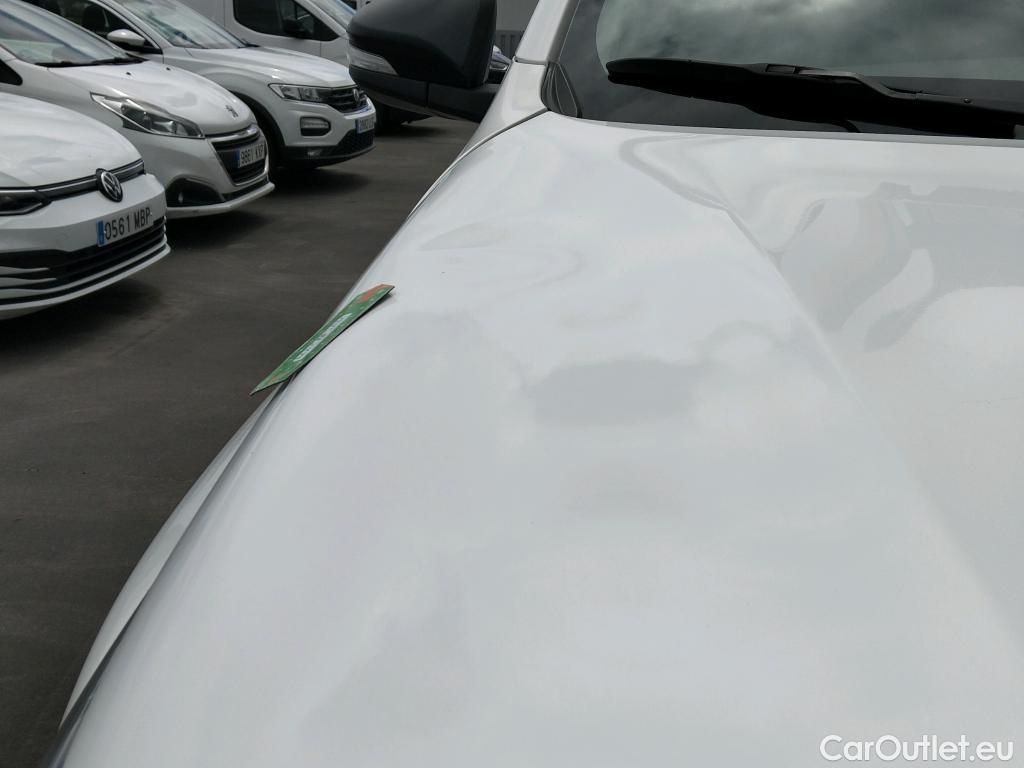  Toyota  Hilux TOYOTA  VU 4p 7G pickup 2.4 D-4D Cabina Doble GX 4x4 #24