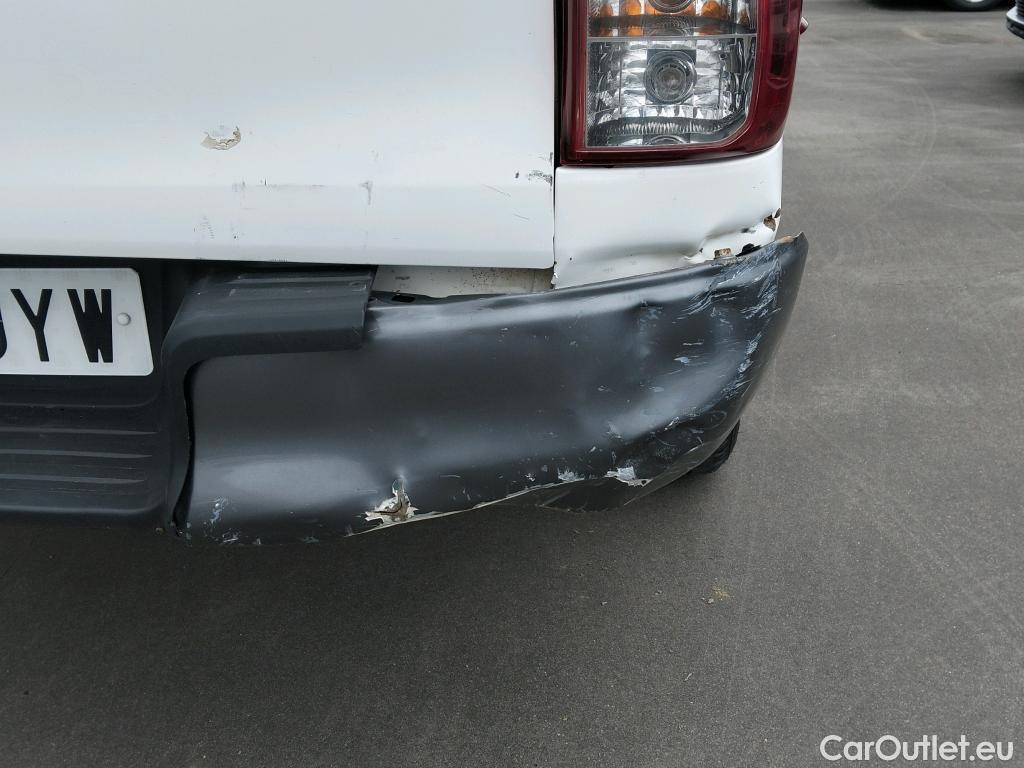 Toyota  Hilux TOYOTA  VU 4p 7G pickup 2.4 D-4D Cabina Doble GX 4x4 #1