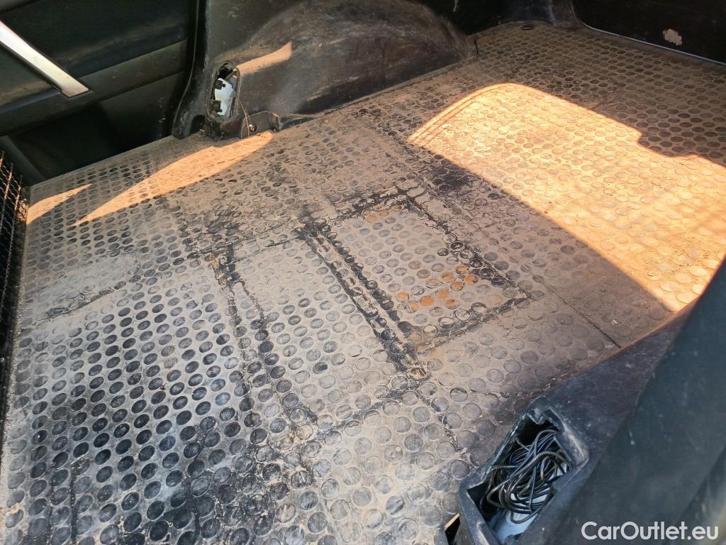  Toyota  Land Cruiser TOYOTA  / 5P / 2.8 177 CV 5 PUERTAS Y 2 PLAZAS  #32