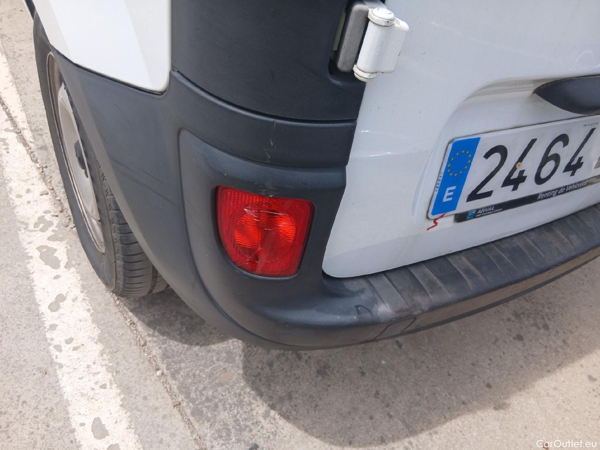  Renault  Kangoo  II Furgón Professional 1.5 dCi 95CV MT6 E6dT #25