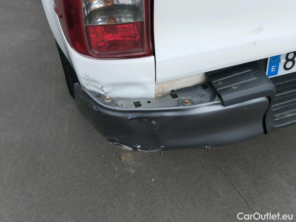  Toyota  Hilux TOYOTA  VU 4p 7G pickup 2.4 D-4D Cabina Doble GX 4x4 #39