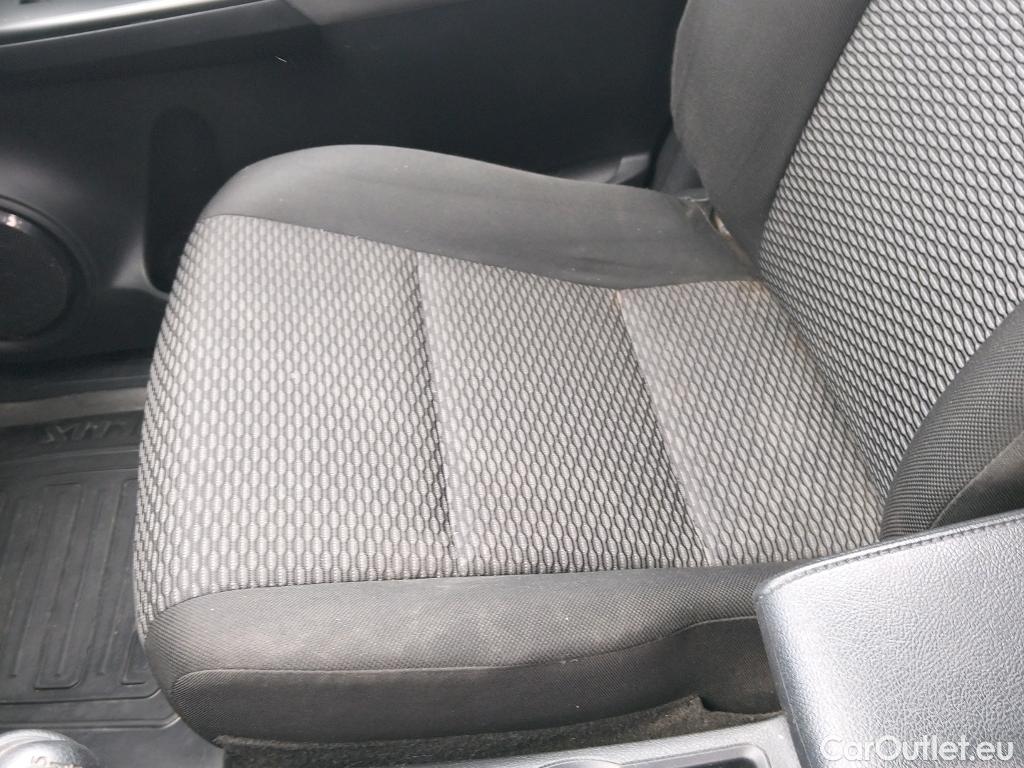  Toyota  Hilux TOYOTA  VU 4p 7G pickup 2.4 D-4D Cabina Doble GX 4x4 #47
