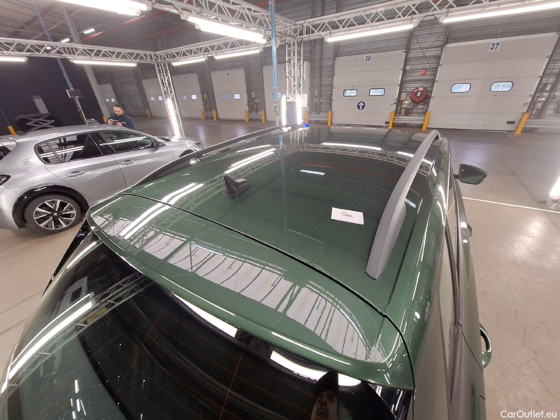  Skoda  Karoq Skoda,  '17, Skoda  1.6 CRTDI 85KW Ambition 5d #3