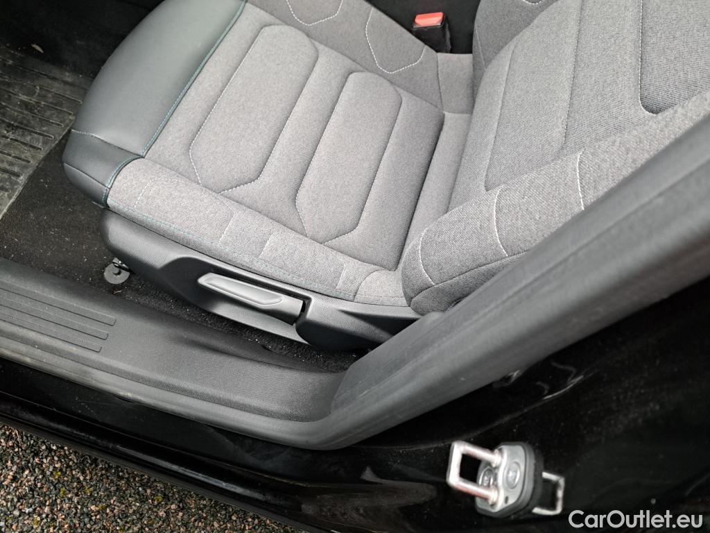  Citroen  C4 CITROEN  X / 2022 / 4P / Berline PureTech 130 S&S EAT8 Feel Pack #29