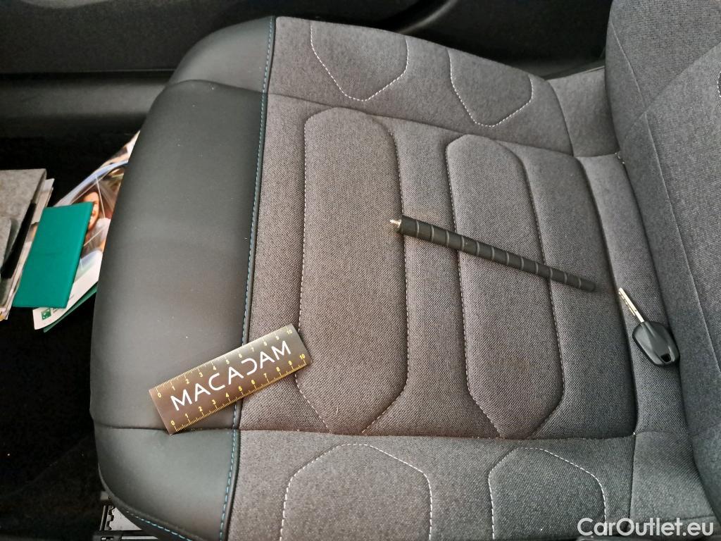  Citroen  C4 CITROEN  X / 2022 / 4P / Berline PureTech 130 S&S EAT8 Feel Pack #26