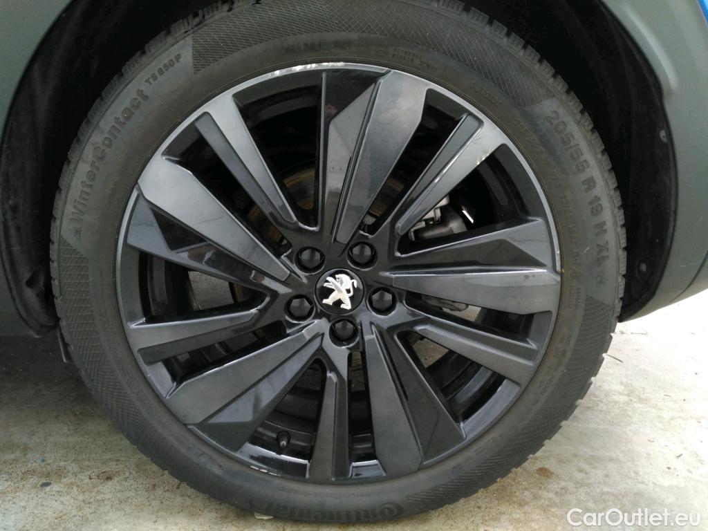  Peugeot  3008 PEUGEOT  / 2020 / 5P / SUV 1.6 HYBRID4 300 E-EAT8 GT #2
