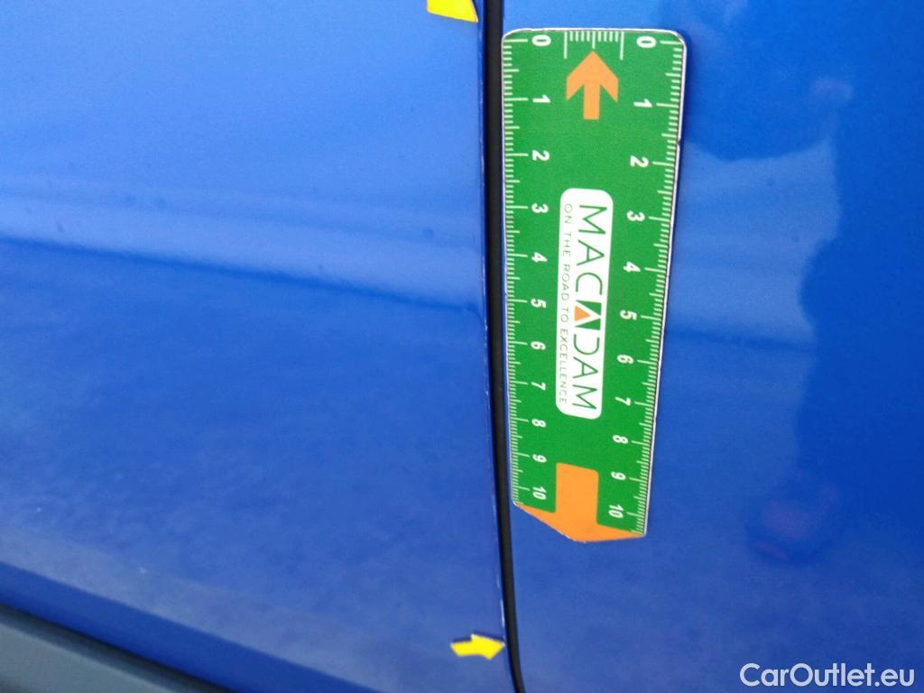  Peugeot  3008 PEUGEOT  / 2020 / 5P / SUV 1.6 HYBRID4 300 E-EAT8 GT #29