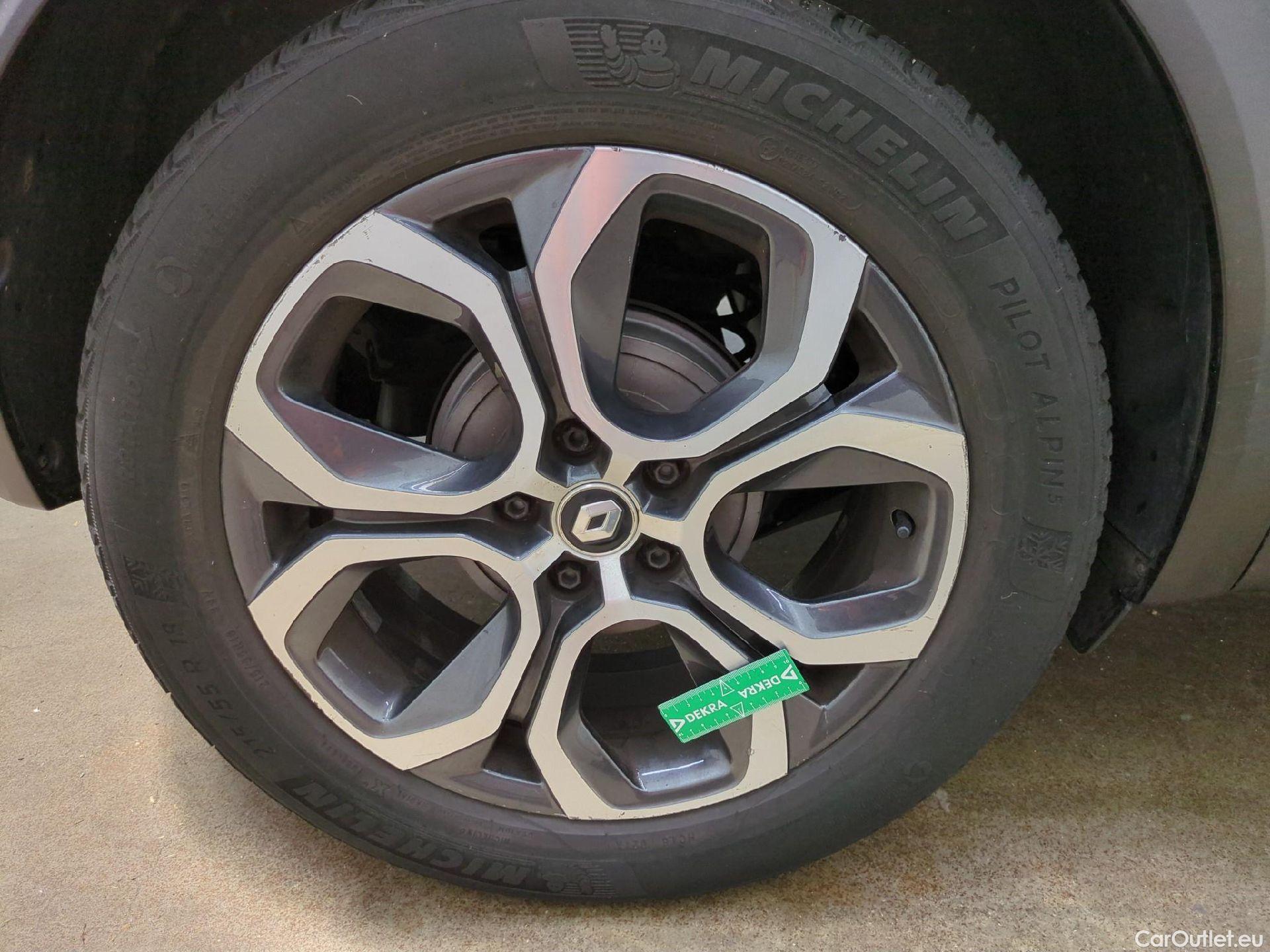  Renault  Captur RENAULT  / 2019 / 5P / SUV Intens TCe 140 EDC FAP -21 #19