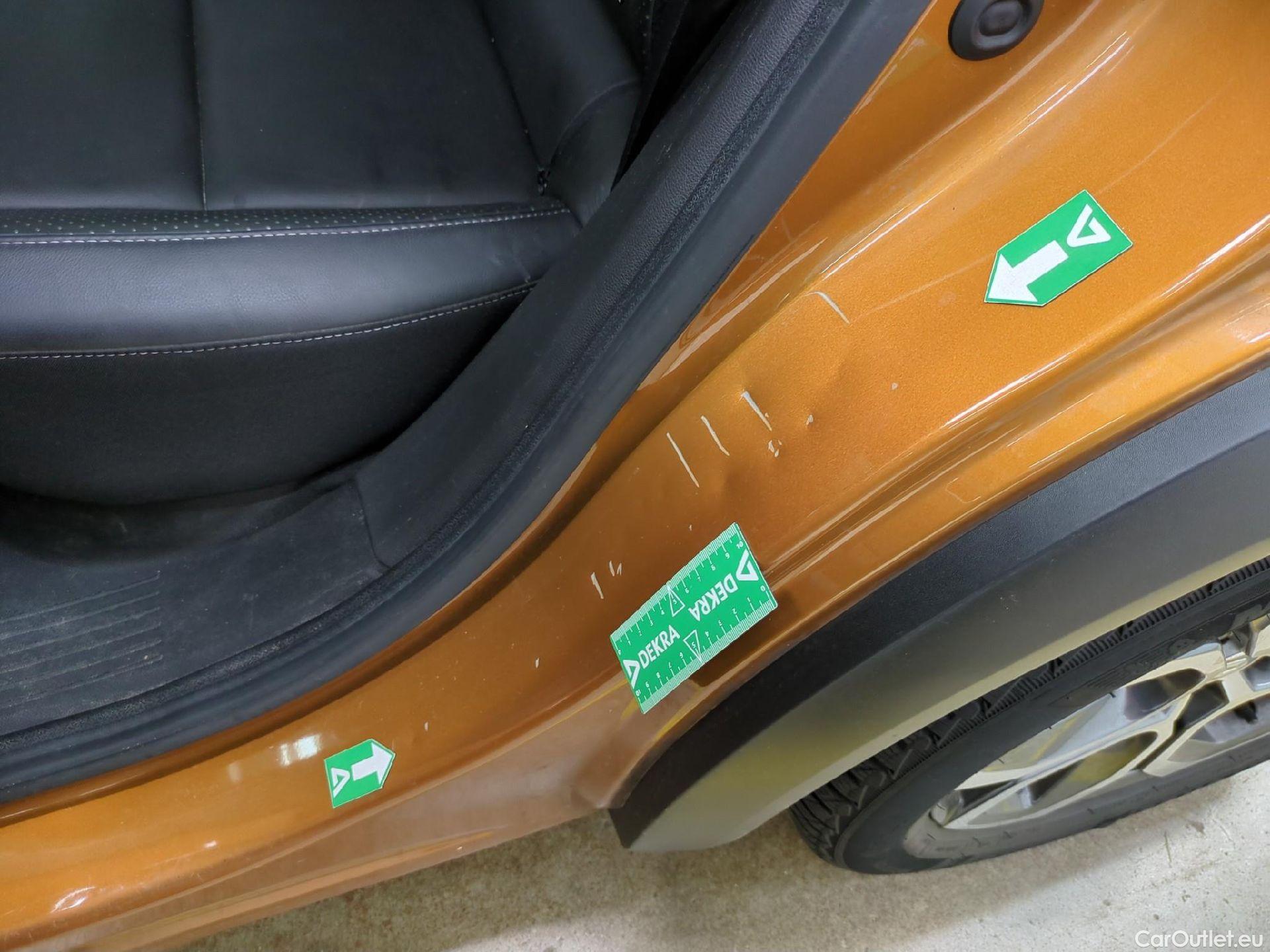  Renault  Captur RENAULT  / 2019 / 5P / SUV Intens TCe 140 EDC FAP -21 #3