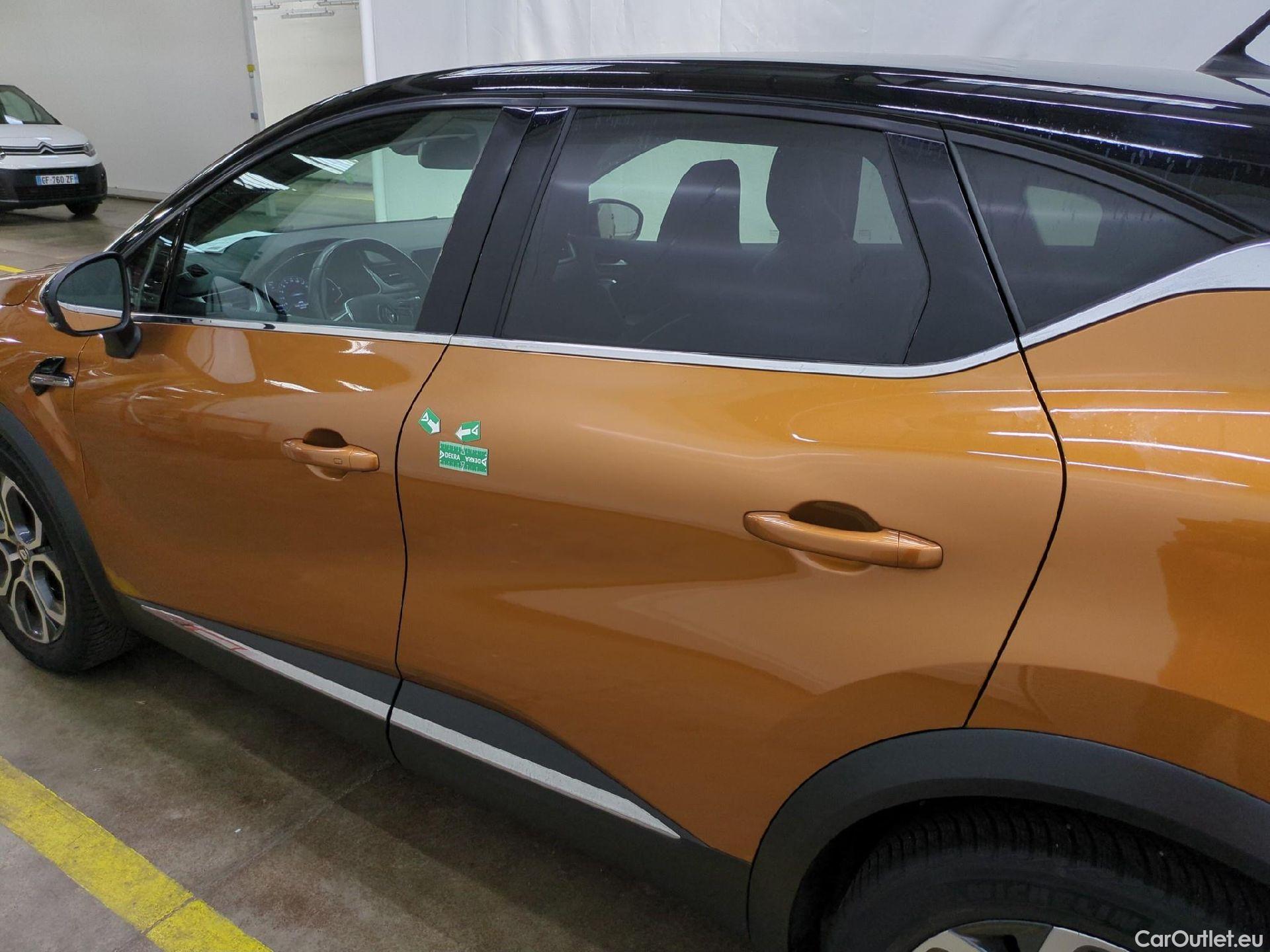  Renault  Captur RENAULT  / 2019 / 5P / SUV Intens TCe 140 EDC FAP -21 #26