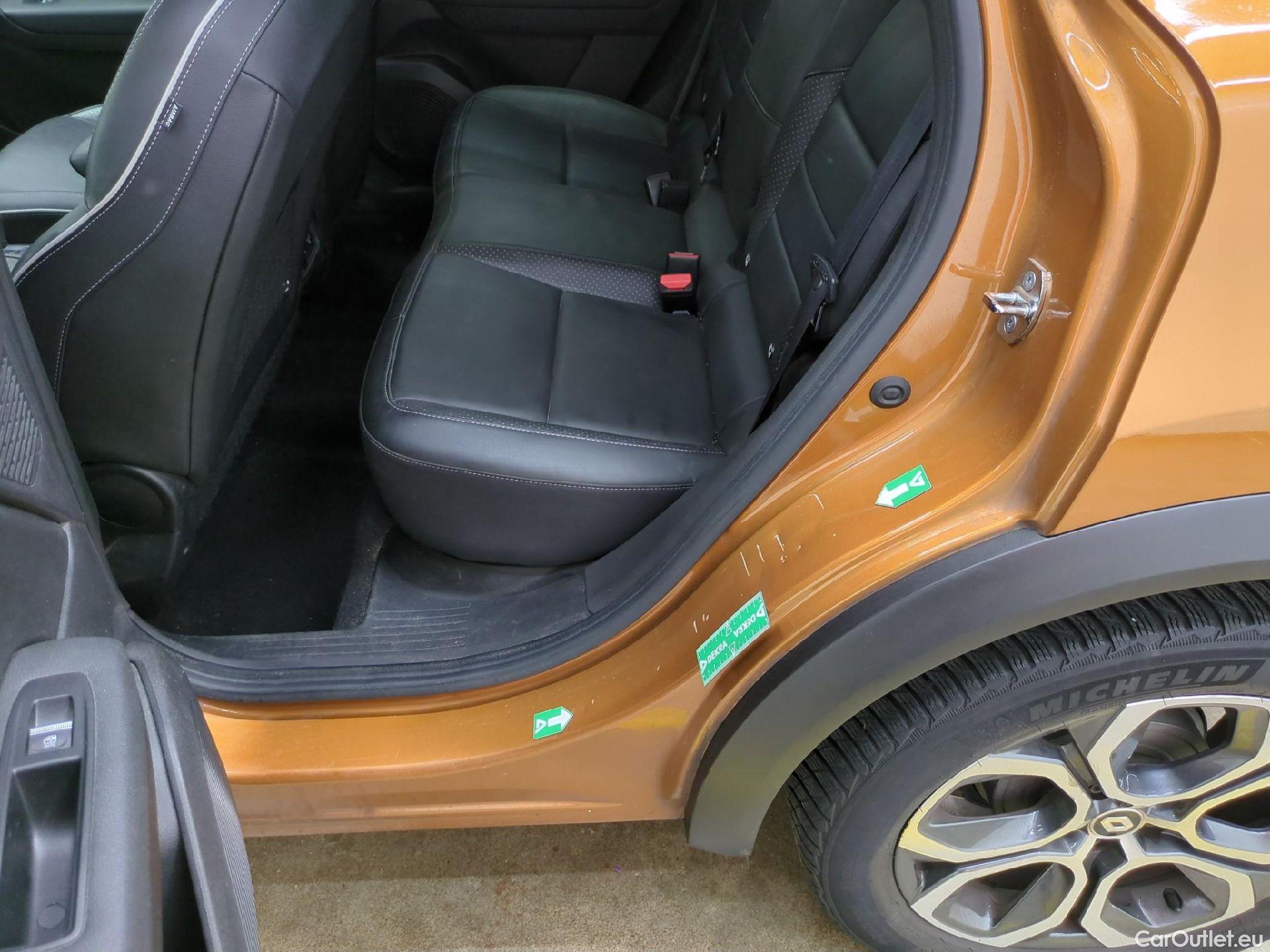  Renault  Captur RENAULT  / 2019 / 5P / SUV Intens TCe 140 EDC FAP -21 #4