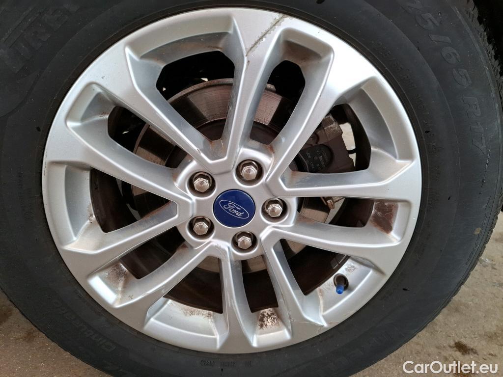  Ford  Kuga FORD  / 2019 / 5P / SUV 2.5 Dur 225 hybrid PHEV Pshift Titanium #8