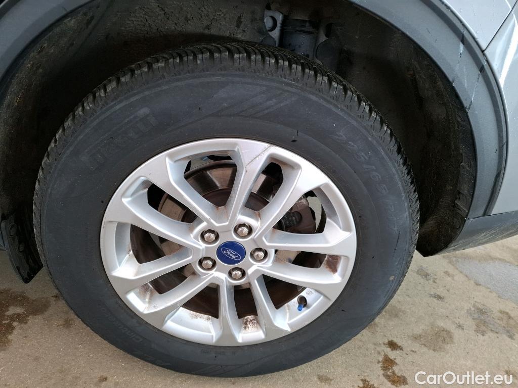  Ford  Kuga FORD  / 2019 / 5P / SUV 2.5 Dur 225 hybrid PHEV Pshift Titanium #7